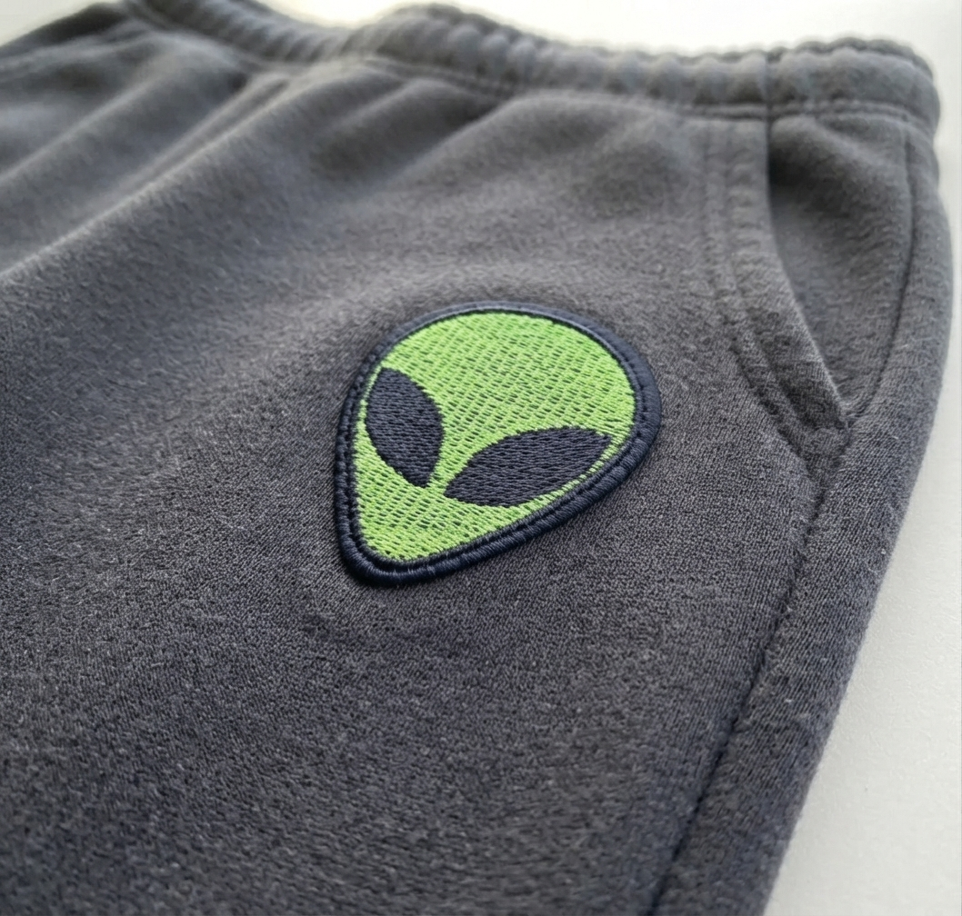Alien Head Embroidered Patch, Green UFO Alien Iron-On Patch, Sci-Fi Space Embroidery Patch for Jackets, Hats & Backpacks